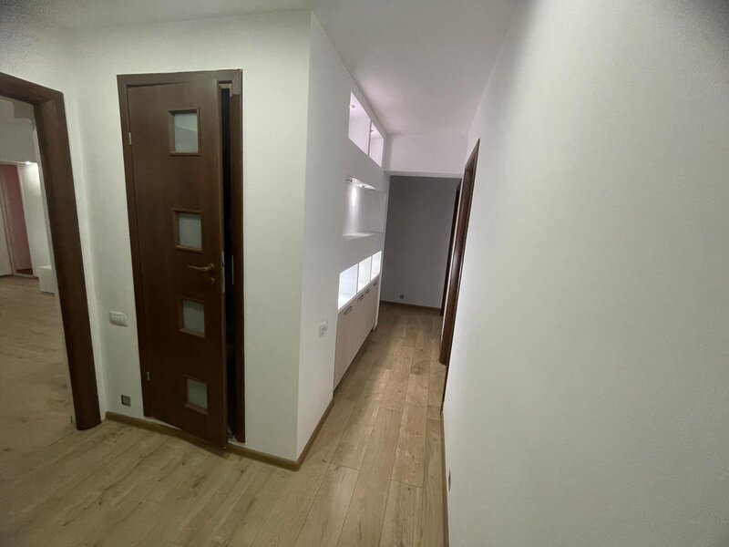 Sector 2, Mega Mall, apartament 4 camere.